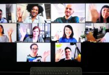 Günümüzde eğitimin dönüşen yüzüyle birlikte açıköğretim sistemleri, hem erişilebilirlikleri hem de esneklikleri sayesinde giderek daha fazla tercih edilmeye başlandı. Pandemi sonrası dijitalleşmenin hız kazanmasıyla, uzaktan eğitim modelleri, eğitimde alternatif bir yapı olarak görülmeye başlandı. Bu durum, geleneksel eğitim sistemleriyle açıköğretim programları arasındaki farkların ve benzerliklerin yeniden tartışılmasına neden oldu. Peki açıköğretim eğitimi, geleneksel eğitimle gerçekten rekabet edebilecek düzeyde mi? Konulu bir haber görseli.