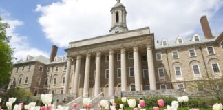 Akademik disiplin, bir akademik alanın kendine özgü yöntemlerini, bilgi yapılarını ve teorik çerçevelerini içeren bir yapı olarak tanımlanabilir. Üniversiteler ve araştırma kurumları, bilimsel çalışmaları ve eğitim süreçlerini akademik disiplinler üzerine inşa eder. Bu disiplinler, insanlık bilgisinin belirli alanlarında derinleşmek, keşifler yapmak ve teoriler geliştirmek amacıyla farklı yöntemler ve yaklaşımlar kullanır. Akademik disiplinler, öğrencilere sadece bilgi sunmakla kalmaz, aynı zamanda onları analitik düşünme, eleştirel değerlendirme ve yaratıcı çözüm üretme becerileriyle donatır. Konulu bir haber görseli.