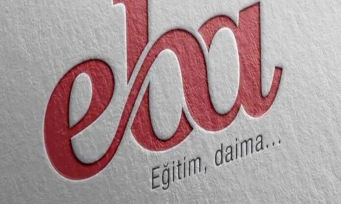 EBA Sistemi Dijital Eğitimde Ne Kadar İşlevsel Dijital eğitim, özellikle pandemi sürecinde dünyada olduğu gibi Türkiye’de de hızla yaygınlaşan bir öğrenme biçimi haline geldi. Eğitim Bilişim Ağı (EBA), bu dijital dönüşümün Türkiye'deki en önemli araçlarından biri olarak öne çıkmaktadır. EBA Sistemi, öğrencilere ve öğretmenlere dijital ortamda eğitim materyalleri sunarken, aynı zamanda eğitim süreçlerini daha verimli hale getirmeyi hedefler. Ancak, EBA'nın ne kadar işlevsel olduğu, çeşitli açılardan değerlendirilmesi gereken önemli bir konudur. Peki, EBA Sistemi gerçekten dijital eğitimde ne kadar etkili? EBA, eğitimde öğrencilerin ve öğretmenlerin ihtiyaçlarını karşılayabiliyor mu? Konulu bir haber görseli