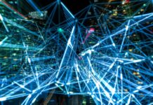 Teknolojinin hayatımızın her alanına etkisi olduğu gibi, eğitimde de devrim niteliğinde değişiklikler yaratmıştır. Eğitimde teknoloji kullanımı, öğretim süreçlerini daha etkili hale getirmek ve öğrencilere daha verimli bir öğrenme deneyimi sunmak amacıyla giderek artmaktadır. Ancak, eğitimde teknolojinin başarıyı artırıp artırmadığı sorusu, eğitimciler ve araştırmacılar tarafından sıkça tartışılmaktadır. Bu yazıda, eğitimde teknoloji kullanımının başarıya etkisini, avantajlarını ve olası zorluklarını inceleyeceğiz. Konulu bir haber görseli.