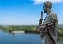 Modern düşüncenin en karmaşık alanlarından biri olan “özne” ve “nesne” ayrımı, günümüzde yalnızca felsefi çevrelerde değil, sosyal bilimlerde, psikolojide ve hatta günlük yaşamda da sıkça gündeme geliyor. Felsefe tarihi, bu ayrımın doğasını ve etkilerini irdeleyen çok sayıda teorinin doğuşuna sahne oldu. Ancak günümüz dünyasında bu ayrım daha da karmaşık bir hâl aldı. Kim kime özne? Kim kime nesne? Yoksa hepimiz bir başkasının nesnesiyken, kendi dünyamızın öznesi miyiz? Konulu bir haber görseli.