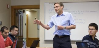 Kuram, bir olay ya da olguya dair genel geçer ilkeler ya da açıklamalardır. Daha açık bir ifadeyle, kuramlar, gözlemler ve deneyimler doğrultusunda geliştirilen soyut düşüncelerdir. Bilimsel, felsefi veya toplumsal alanlarda, kuramlar, sistematik bir şekilde açıklamalar ve öngörüler sunar. Bu makalede, kuram kavramının ne olduğunu, nasıl oluştuğunu ve hayatımızdaki önemini ele alacağız. Konulu bir haber görseli.