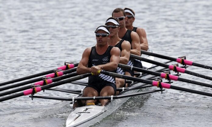 Kürek, suyun üzerinde ilerlemek için kullanılan uzun, ince ve genellikle iki kanatlı bir araçtır. Hem gemi hem de tekne türlerinde yön verme ve hareket sağlama amacıyla kullanılır. Kürek kullanımı, tarih boyunca insanlık için önemli bir taşıma ve ulaşım aracı olmuştur. Ancak zamanla gelişen teknolojiyle birlikte, günümüzde kürek daha çok spor ve rekreasyon amacıyla kullanılmaktadır. Konulu bir haber görseli.