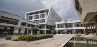 Uluslararası esans üreticisi MG International Fragrance Company, iş sürdürülebilirliği alanında önde gelen derecelendirme kuruluşu EcoVadis tarafından gümüş madalya almaya hak kazandı. Şirketlerin kurumsal sosyal sorumluluk uygulamalarını faaliyette bulunduğu sektöre, şirketin büyüklüğüne ve coğrafi konumuna göre analiz eden değerlendirmede; MG International, sürdürülebilirlik politikası ve başarılı performansıyla ödüle layık görüldü. Konulu bir görsel