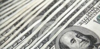 Günlük hayatımızın neredeyse her alanında ekonomiyle karşı karşıyayız. Marketten aldığımız ürünün fiyatından devletin uyguladığı vergi politikalarına, döviz kurlarından işsizlik oranına kadar birçok kavram, ekonomik yapının doğrudan etkisi altındadır. Bu nedenle ekonomi öğrenmek, yalnızca iş dünyasında faaliyet gösterenler için değil; bireysel yaşamını bilinçli bir şekilde yönetmek isteyen herkes için önemli bir ihtiyaçtır. Konulu bir haber görseli.