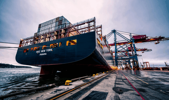 Ticaret, sadece mal ve hizmet satmak değildir; aynı zamanda bir strateji, analiz ve insan ilişkileri oyunudur. Başarılı girişimciler, yalnızca sermaye gücüyle değil, doğru ticaret kurallarını uygulayarak öne çıkarlar. İşte ticaret dünyasında başarıya ulaşmak isteyen herkesin bilmesi gereken 10 altın kural: konulu bir görsel