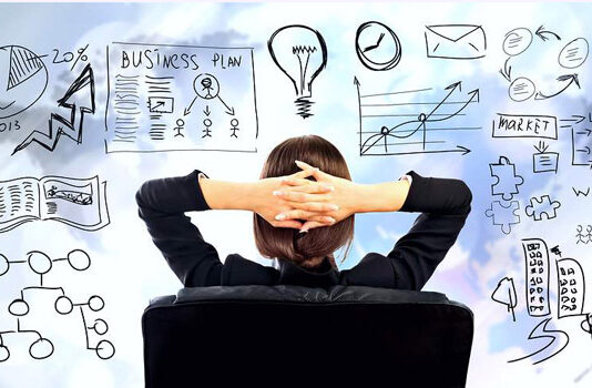 Girişimcilik dünyasında başarıya ulaşmak yalnızca sağlam iş planlarıyla ya da büyük sermayelerle sınırlı değildir. Girişimcinin kişisel donanımı ve özellikle de özgüveni, işin kaderini belirleyebilecek kadar önemli bir etkendir. Girişimcilikte özgüven, hem başlangıç adımını atmaktan hem de zorluklar karşısında dirençli olmaktan geçer. Peki, girişimcilik yolunda özgüven nasıl kazanılır ve nasıl sürdürülebilir hale gelir? Konulu bir haber görseli.