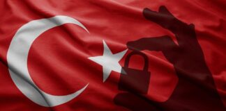 Devletlerin en temel sorumluluklarından biri, vatandaşlarının güvenliğini sağlamak ve kamu düzenini korumaktır. Bu çerçevede ele alınan devlet güvenlik olayları, yalnızca anlık krizler olarak değil, uzun vadeli politikaların ve toplumsal dengelerin bir parçası olarak değerlendirilir. Güvenlik alanında yaşanan her gelişme, devletin kurumsal reflekslerini, hukuk sistemini ve toplumla kurduğu ilişkiyi doğrudan etkiler. Konulu bir haber görseli.