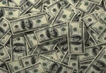 Para transferi suçları, dijitalleşmenin hız kazanmasıyla birlikte suç dünyasının en çok başvurduğu yöntemlerden biri haline geldi. Bankacılık sistemleri, mobil uygulamalar ve çevrim içi ödeme platformları hayatı kolaylaştırırken, aynı zamanda suç örgütleri ve bireysel dolandırıcılar için yeni fırsatlar da doğurdu. Özellikle hızlı ve iz bırakmadan yapılabildiği düşünülen işlemler, bu suçların yaygınlaşmasında önemli rol oynuyor. Konulu bir haber görseli.