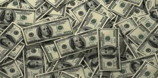 Para transferi suçları, dijitalleşmenin hız kazanmasıyla birlikte suç dünyasının en çok başvurduğu yöntemlerden biri haline geldi. Bankacılık sistemleri, mobil uygulamalar ve çevrim içi ödeme platformları hayatı kolaylaştırırken, aynı zamanda suç örgütleri ve bireysel dolandırıcılar için yeni fırsatlar da doğurdu. Özellikle hızlı ve iz bırakmadan yapılabildiği düşünülen işlemler, bu suçların yaygınlaşmasında önemli rol oynuyor. Konulu bir haber görseli.