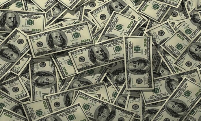 Para transferi suçları, dijitalleşmenin hız kazanmasıyla birlikte suç dünyasının en çok başvurduğu yöntemlerden biri haline geldi. Bankacılık sistemleri, mobil uygulamalar ve çevrim içi ödeme platformları hayatı kolaylaştırırken, aynı zamanda suç örgütleri ve bireysel dolandırıcılar için yeni fırsatlar da doğurdu. Özellikle hızlı ve iz bırakmadan yapılabildiği düşünülen işlemler, bu suçların yaygınlaşmasında önemli rol oynuyor. Konulu bir haber görseli.