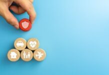 Sahte sigorta talepleri ve dolandırıcılık, son yıllarda sigorta sektörünün en büyük sorunlarından biri haline gelmiş durumda. Artan ekonomik baskılar, bilinçsiz sigortalılık anlayışı ve denetim açıkları, bu tür girişimlerin çoğalmasına zemin hazırlıyor. Sigorta şirketleri her yıl milyonlarca liralık zararla karşı karşıya kalırken, bu durum dürüst sigortalıları da dolaylı olarak etkiliyor. Konulu bir haber görseli.