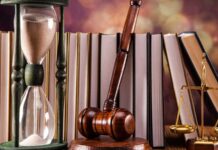 Savunma Hakları Ve Adil Yargılanmanın Temel Güvencesi Hukuk devletinin en önemli unsurlarından biri olan savunma hakları, bireyin kendisine yöneltilen suçlamalara karşı etkili biçimde kendini ifade edebilmesini sağlar. Ceza yargılamasının her aşamasında geçerli olan bu haklar, yalnızca sanığın değil, aynı zamanda toplumun adalet duygusunun korunması açısından da kritik bir öneme sahiptir. Savunma hakkının zayıflatıldığı ya da ihlal edildiği bir yargı süreci, adil yargılanma ilkesini ciddi biçimde tartışmalı hâle getirir. Konulu bir haber görseli.