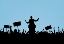 Siyasi suçlar ve kovuşturmalar, modern devletlerde hukuk düzeni ile demokratik değerlerin kesiştiği en hassas alanlardan biri olarak öne çıkmaktadır. Farklı ülkelerde yaşanan gelişmeler, siyasi suçlar kavramının tanımı ve kapsamı konusunda süregelen tartışmaları yeniden gündeme taşımaktadır. Kamuoyuna yansıyan davalar, yalnızca yargı süreçlerini değil, aynı zamanda siyasal iklimi ve toplumsal algıyı da doğrudan etkilemektedir. Konulu bir haber görseli.