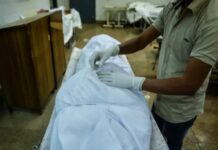 Şüpheli Ölümler ve Otopsi Raporları Adli Süreçte Kritik Bulgular Toplumda infial yaratan birçok olayın merkezinde yer alan şüpheli ölüm vakaları, hem adli makamları hem de kamuoyunu yakından ilgilendiriyor. Ölüm nedeninin ilk bakışta net olarak belirlenemediği durumlarda başlatılan soruşturmalar, çoğu zaman detaylı incelemeler ve uzman görüşleri gerektiriyor. Bu noktada hazırlanan otopsi raporu, olayın aydınlatılmasında en önemli delillerden biri olarak kabul ediliyor. Konulu bir haber görseli.