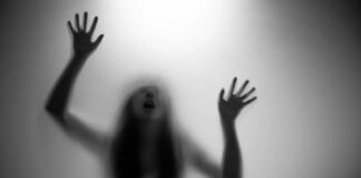 Tecavüz suçu, bireyin cinsel dokunulmazlığına ve kişilik haklarına yönelik en ağır saldırılardan biri olarak kabul edilir. Bu suç, yalnızca mağdurun beden bütünlüğünü değil, ruhsal sağlığını ve toplumsal yaşama katılımını da derinden etkiler. Tecavüz, modern hukuk sistemlerinde ağır yaptırımlara bağlanmış olsa da, hâlâ toplumsal farkındalık ve adaletin etkin uygulanması konusunda önemli tartışmaların merkezinde yer almaktadır. Konulu bir haber görseli.