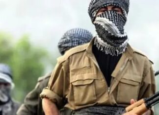Türkiye genelinde yürütülen güvenlik çalışmaları kapsamında çok sayıda terör operasyonu gerçekleştirildi. Güvenlik birimlerinin koordineli çalışmaları sonucunda farklı illerde tespit edilen şüpheliler yakalanarak adli makamlara sevk edildi. Yetkililer, terörle mücadele faaliyetlerinin hem saha operasyonları hem de istihbarat temelli çalışmalarla aralıksız sürdürüldüğünü belirtiyor. Konulu bir haber görseli.