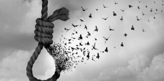 Son yıllarda kamuoyuna yansıyan intihar vakaları, toplumda derin bir üzüntü ve kaygı yaratmaya devam ediyor. Farklı yaş gruplarından bireylerin yaşamına son verdiği haberleri, yalnızca aileleri değil geniş bir sosyal çevreyi de etkiliyor. Uzmanlar, bu tür olayların tek bir nedene indirgenemeyeceğini, ekonomik, sosyal ve psikolojik pek çok etkenin bir araya gelmesiyle ortaya çıktığını belirtiyor. Konulu bir haber görseli.